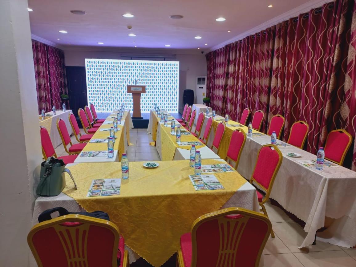 Airport West Hotel And Conference Center Accra Ngoại thất bức ảnh